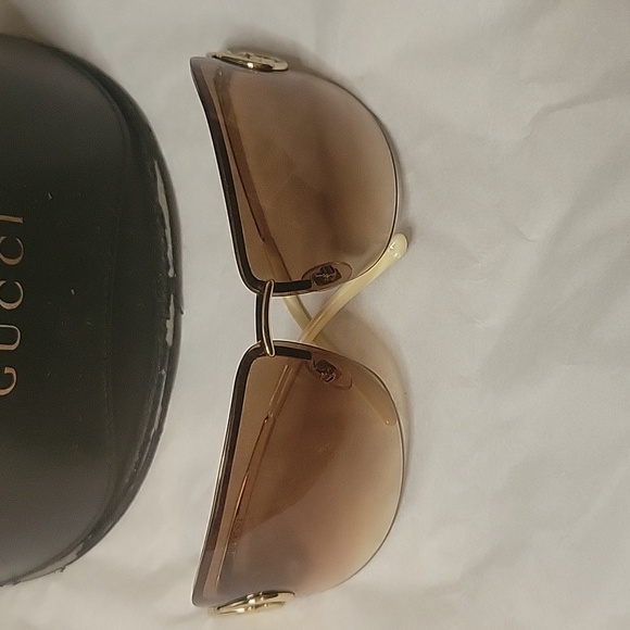 Vintage GUCCI Sunglasses - Picture 2 of 14